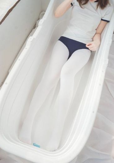 妈妈挽起裙子迈开腿在我脸视频