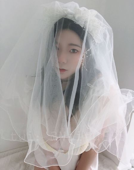 强j2:制服y惑
