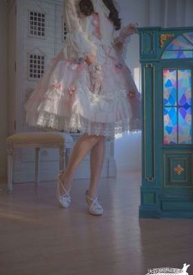 电车痴汉乳揉みま痴汉电车视频