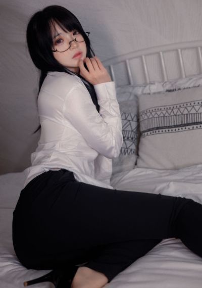 继母劳拉