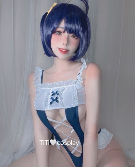 女大学生的沙龙室在线