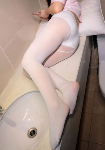 撞击成熟美妇老师后臀