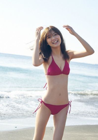两根硕大一起挤入小雪的导演是谁