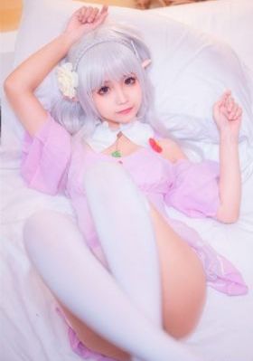 善良的美女秘书